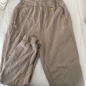 Whitney Simmons gymshark loose joggers
